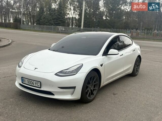 Белый Тесла Модель 3, объемом двигателя 0 л и пробегом 205 тыс. км за 16999 $, фото 1 на Automoto.ua