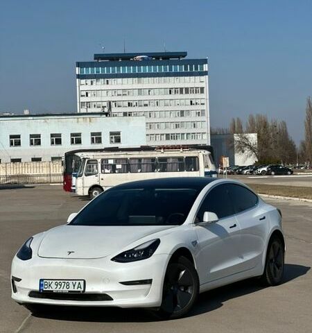Белый Тесла Модель 3, объемом двигателя 0 л и пробегом 196 тыс. км за 14400 $, фото 1 на Automoto.ua
