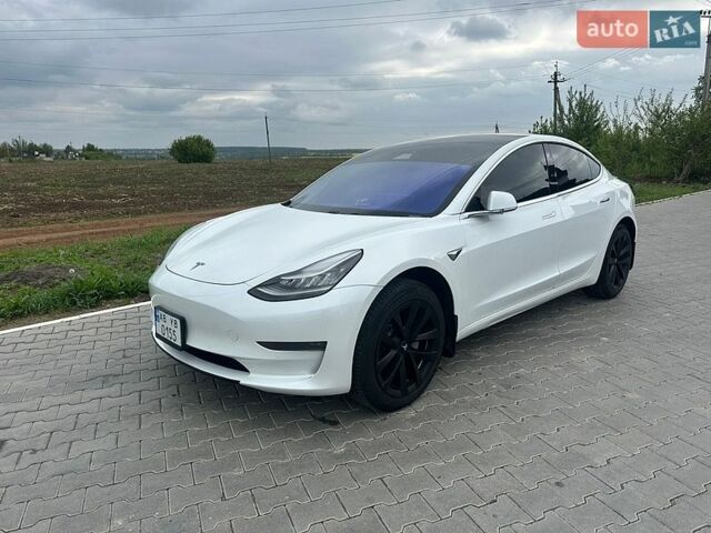 Белый Тесла Модель 3, объемом двигателя 0 л и пробегом 160 тыс. км за 17650 $, фото 1 на Automoto.ua