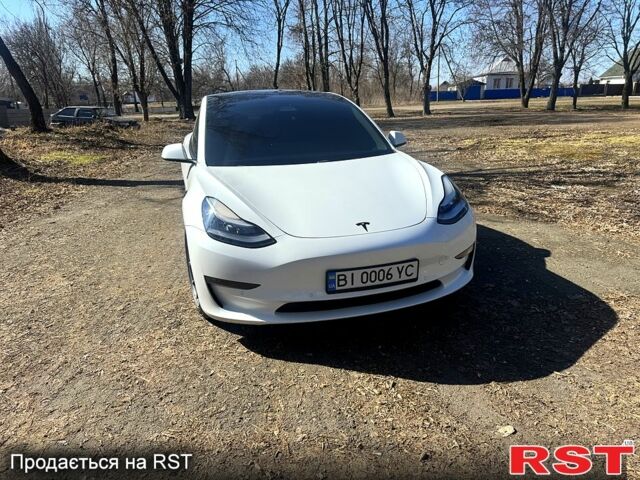 Белый Тесла Модель 3, объемом двигателя 0.28 л и пробегом 210 тыс. км за 16500 $, фото 1 на Automoto.ua