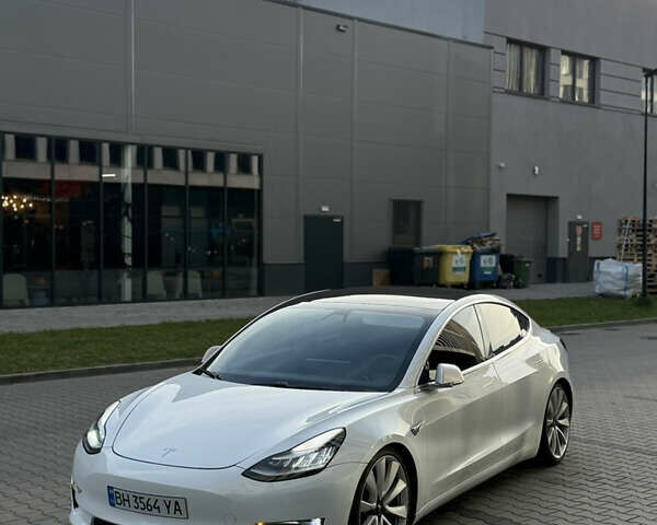 Белый Тесла Модель 3, объемом двигателя 0 л и пробегом 121 тыс. км за 19400 $, фото 1 на Automoto.ua