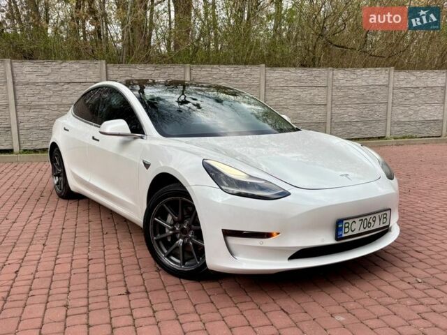 Білий Тесла Модель 3, об'ємом двигуна 0 л та пробігом 108 тис. км за 16400 $, фото 1 на Automoto.ua