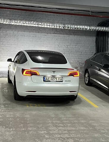 Белый Тесла Модель 3, объемом двигателя 0 л и пробегом 94 тыс. км за 19500 $, фото 1 на Automoto.ua