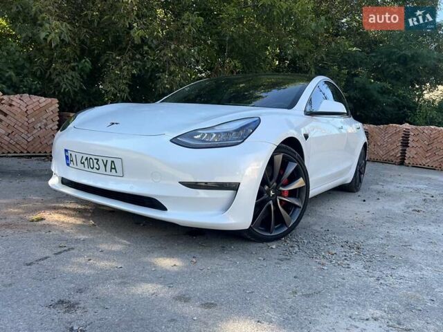 Білий Тесла Модель 3, об'ємом двигуна 0 л та пробігом 53 тис. км за 19800 $, фото 1 на Automoto.ua