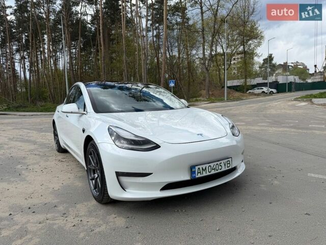Білий Тесла Модель 3, об'ємом двигуна 0 л та пробігом 130 тис. км за 17800 $, фото 1 на Automoto.ua