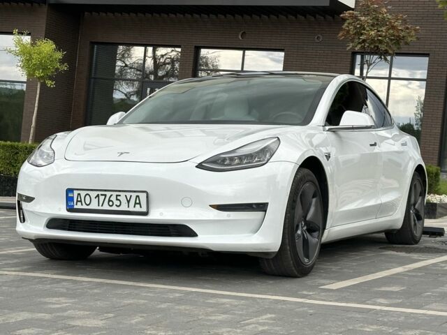 Белый Тесла Модель 3, объемом двигателя 0 л и пробегом 180 тыс. км за 14300 $, фото 1 на Automoto.ua