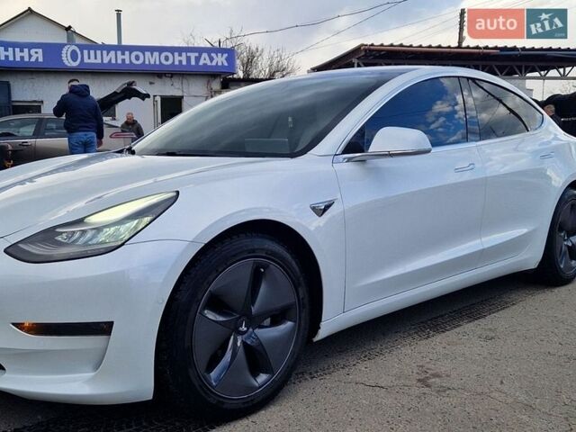 Белый Тесла Модель 3, объемом двигателя 0 л и пробегом 24 тыс. км за 17500 $, фото 1 на Automoto.ua