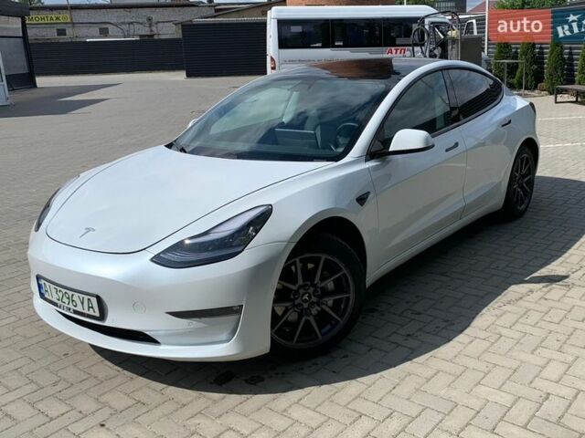 Белый Тесла Модель 3, объемом двигателя 0 л и пробегом 74 тыс. км за 16000 $, фото 1 на Automoto.ua