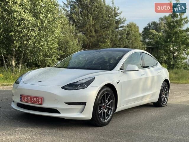 Белый Тесла Модель 3, объемом двигателя 0 л и пробегом 60 тыс. км за 17900 $, фото 1 на Automoto.ua