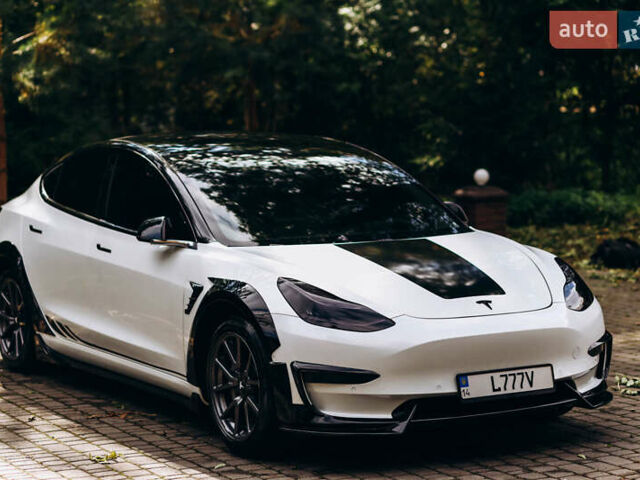 Белый Тесла Модель 3, объемом двигателя 0 л и пробегом 35 тыс. км за 17500 $, фото 1 на Automoto.ua