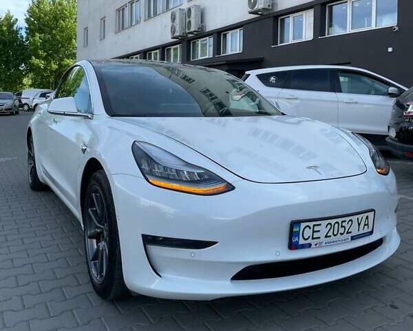 Белый Тесла Модель 3, объемом двигателя 0 л и пробегом 58 тыс. км за 16500 $, фото 1 на Automoto.ua