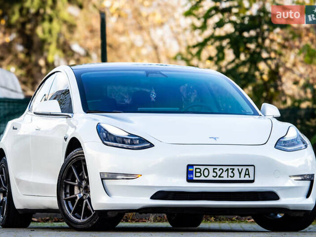 Белый Тесла Модель 3, объемом двигателя 0 л и пробегом 146 тыс. км за 17500 $, фото 1 на Automoto.ua