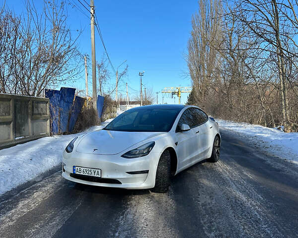 Белый Тесла Модель 3, объемом двигателя 0 л и пробегом 104 тыс. км за 24000 $, фото 1 на Automoto.ua