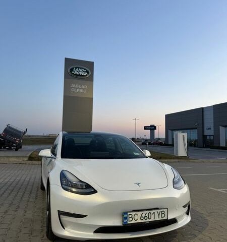 Білий Тесла Модель 3, об'ємом двигуна 0 л та пробігом 89 тис. км за 19500 $, фото 1 на Automoto.ua