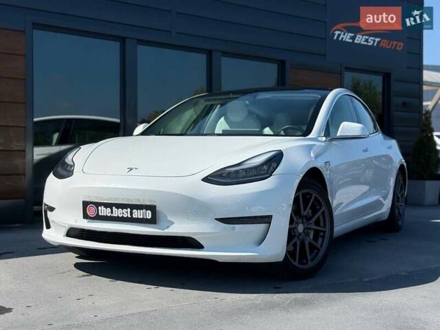 Белый Тесла Модель 3, объемом двигателя 0 л и пробегом 48 тыс. км за 20499 $, фото 1 на Automoto.ua