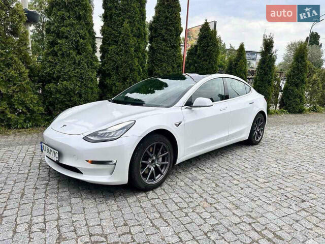 Белый Тесла Модель 3, объемом двигателя 0 л и пробегом 150 тыс. км за 10500 $, фото 1 на Automoto.ua