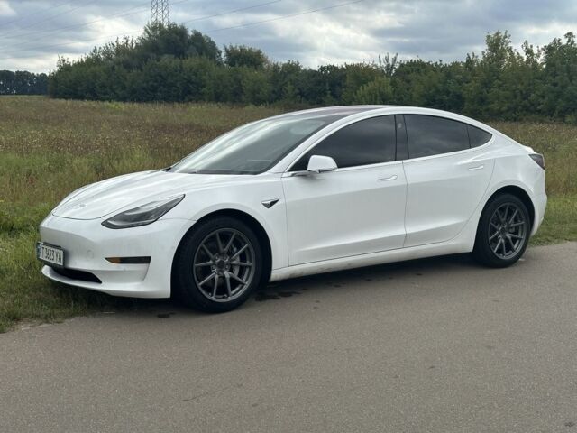 Белый Тесла Модель 3, объемом двигателя 0 л и пробегом 237 тыс. км за 14799 $, фото 1 на Automoto.ua