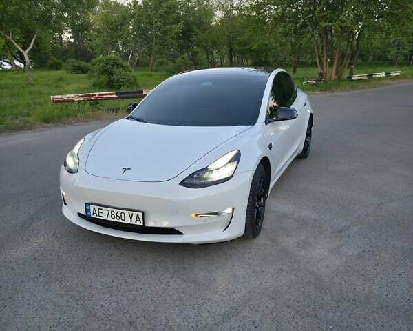 Белый Тесла Модель 3, объемом двигателя 0 л и пробегом 142 тыс. км за 17500 $, фото 1 на Automoto.ua