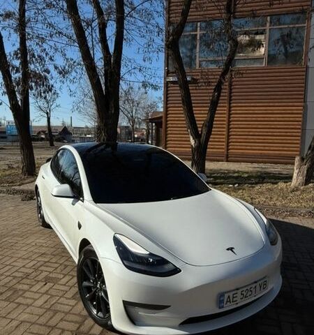 Білий Тесла Модель 3, об'ємом двигуна 0 л та пробігом 138 тис. км за 20500 $, фото 1 на Automoto.ua