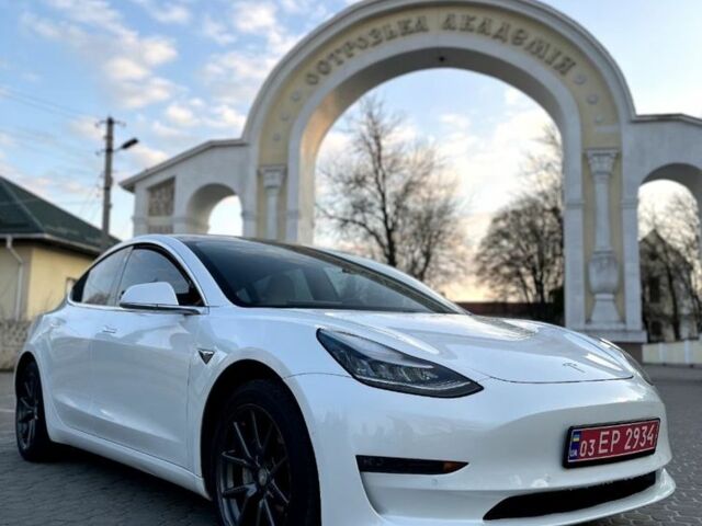 Белый Тесла Модель 3, объемом двигателя 0 л и пробегом 99 тыс. км за 19000 $, фото 1 на Automoto.ua