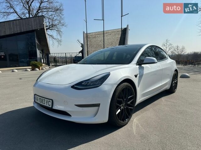 Белый Тесла Модель 3, объемом двигателя 0 л и пробегом 80 тыс. км за 19600 $, фото 1 на Automoto.ua