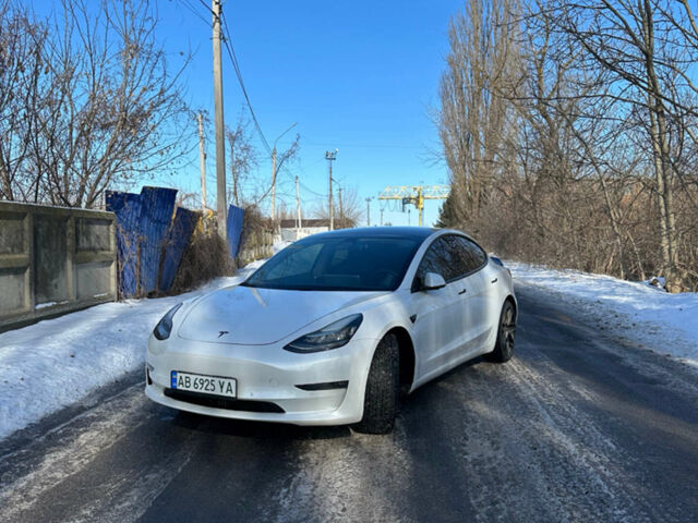 Белый Тесла Модель 3, объемом двигателя 0 л и пробегом 104 тыс. км за 24000 $, фото 1 на Automoto.ua