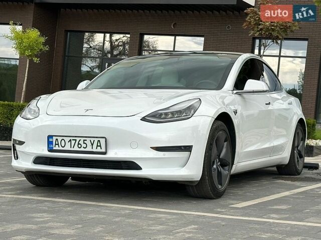 Белый Тесла Модель 3, объемом двигателя 0 л и пробегом 180 тыс. км за 14300 $, фото 1 на Automoto.ua