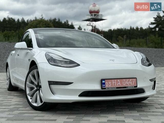 Белый Тесла Модель 3, объемом двигателя 0 л и пробегом 203 тыс. км за 17300 $, фото 1 на Automoto.ua