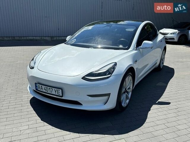 Белый Тесла Модель 3, объемом двигателя 0 л и пробегом 150 тыс. км за 19000 $, фото 1 на Automoto.ua