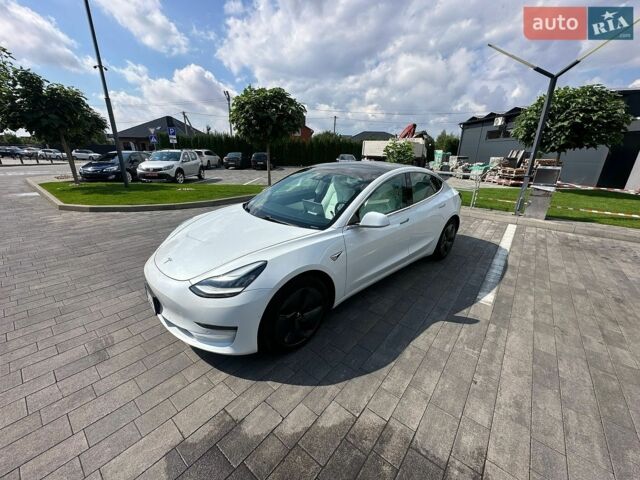 Белый Тесла Модель 3, объемом двигателя 0 л и пробегом 108 тыс. км за 17000 $, фото 1 на Automoto.ua