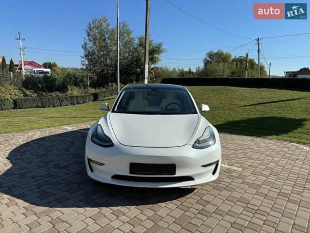 Белый Тесла Модель 3, объемом двигателя 0 л и пробегом 112 тыс. км за 16500 $, фото 1 на Automoto.ua