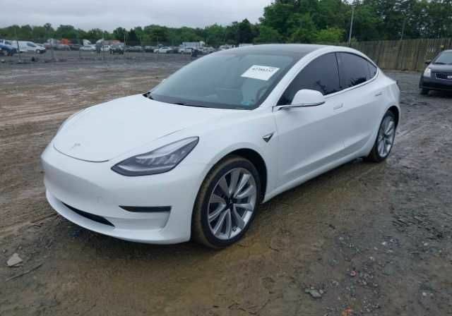 Білий Тесла Модель 3, об'ємом двигуна 0 л та пробігом 45 тис. км за 9900 $, фото 1 на Automoto.ua