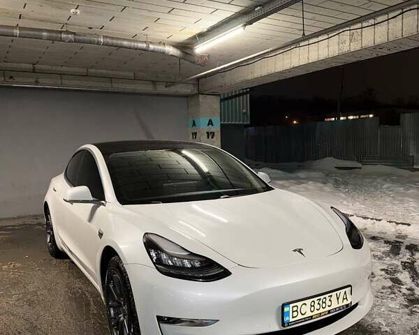 Білий Тесла Модель 3, об'ємом двигуна 0 л та пробігом 106 тис. км за 20000 $, фото 1 на Automoto.ua