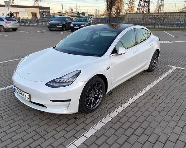 Белый Тесла Модель 3, объемом двигателя 0 л и пробегом 101 тыс. км за 19400 $, фото 1 на Automoto.ua