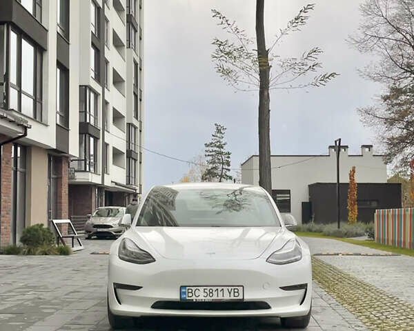 Білий Тесла Модель 3, об'ємом двигуна 0 л та пробігом 87 тис. км за 16999 $, фото 1 на Automoto.ua