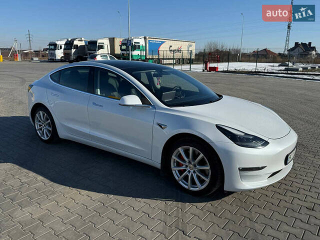Білий Тесла Модель 3, об'ємом двигуна 0 л та пробігом 103 тис. км за 20900 $, фото 1 на Automoto.ua