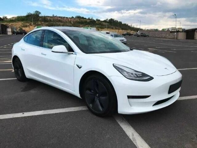 Білий Тесла Модель 3, об'ємом двигуна 0 л та пробігом 72 тис. км за 9700 $, фото 1 на Automoto.ua