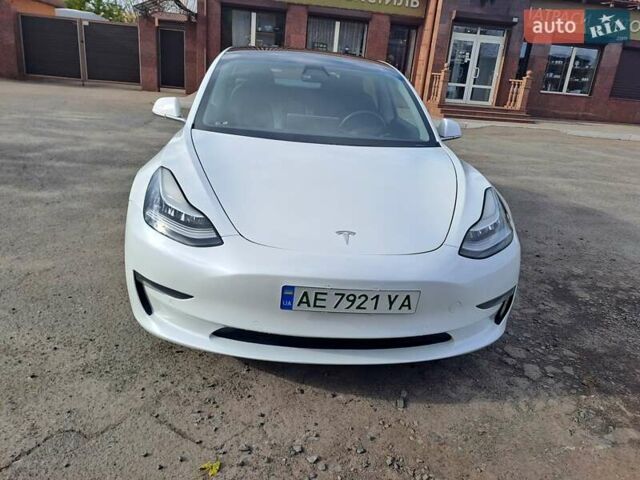 Білий Тесла Модель 3, об'ємом двигуна 0 л та пробігом 81 тис. км за 16500 $, фото 1 на Automoto.ua