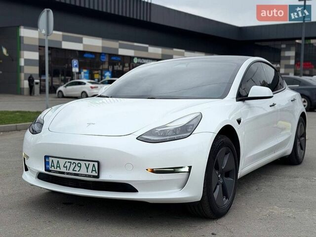 Белый Тесла Модель 3, объемом двигателя 0 л и пробегом 68 тыс. км за 19950 $, фото 1 на Automoto.ua