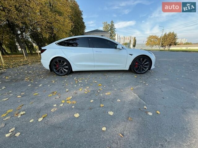 Белый Тесла Модель 3, объемом двигателя 0 л и пробегом 146 тыс. км за 18700 $, фото 1 на Automoto.ua