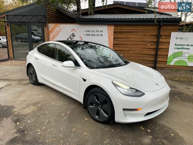 Белый Тесла Модель 3, объемом двигателя 0 л и пробегом 101 тыс. км за 14900 $, фото 1 на Automoto.ua