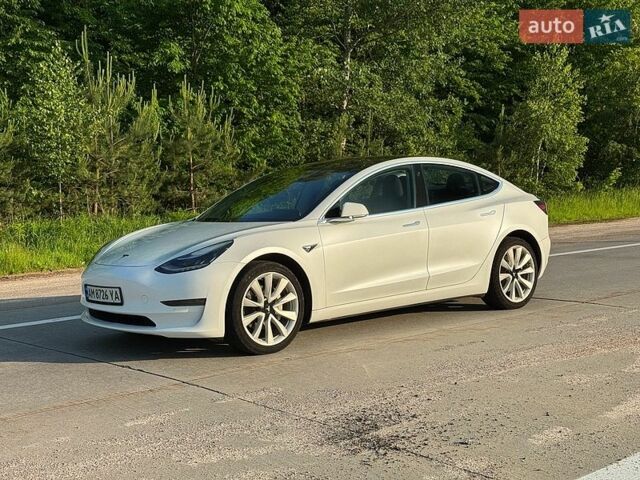 Білий Тесла Модель 3, об'ємом двигуна 0 л та пробігом 122 тис. км за 18300 $, фото 1 на Automoto.ua