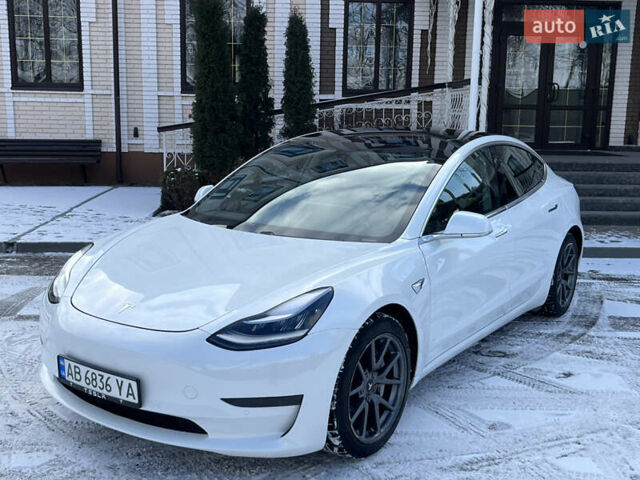 Белый Тесла Модель 3, объемом двигателя 0 л и пробегом 63 тыс. км за 19500 $, фото 1 на Automoto.ua