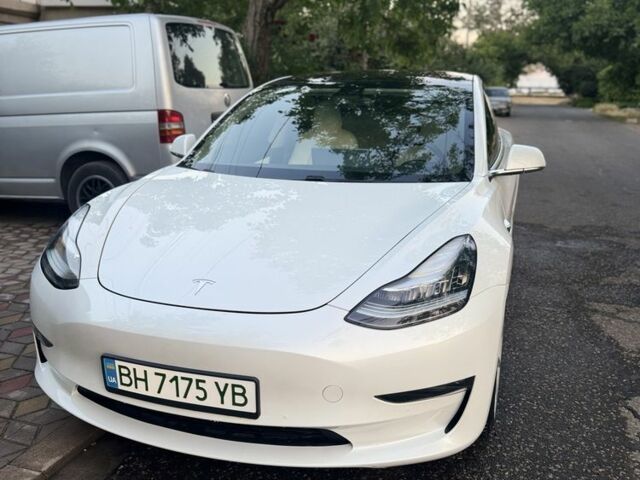 Білий Тесла Модель 3, об'ємом двигуна 0 л та пробігом 90 тис. км за 17500 $, фото 1 на Automoto.ua
