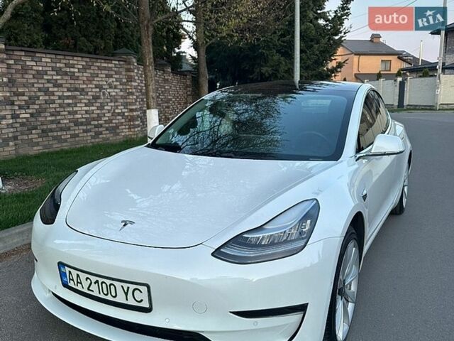 Белый Тесла Модель 3, объемом двигателя 0 л и пробегом 112 тыс. км за 15100 $, фото 1 на Automoto.ua