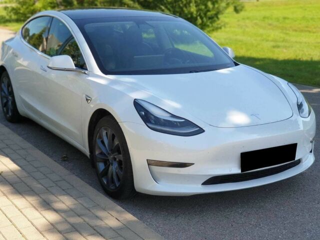 Белый Тесла Модель 3, объемом двигателя 0 л и пробегом 82 тыс. км за 11200 $, фото 1 на Automoto.ua