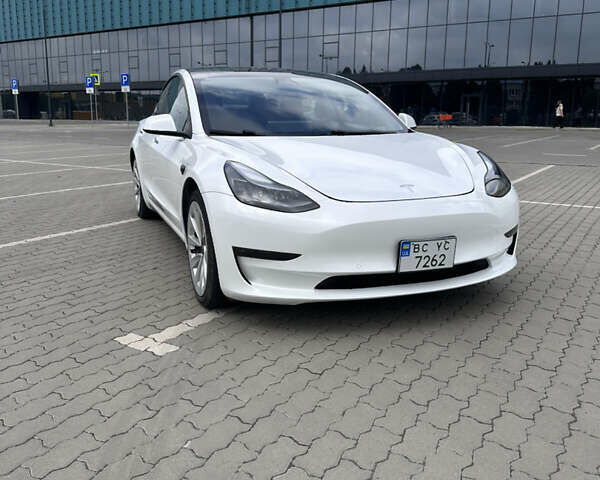 Білий Тесла Модель 3, об'ємом двигуна 0 л та пробігом 108 тис. км за 22000 $, фото 1 на Automoto.ua