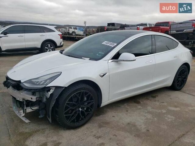 Білий Тесла Модель 3, об'ємом двигуна 0 л та пробігом 95 тис. км за 2750 $, фото 1 на Automoto.ua