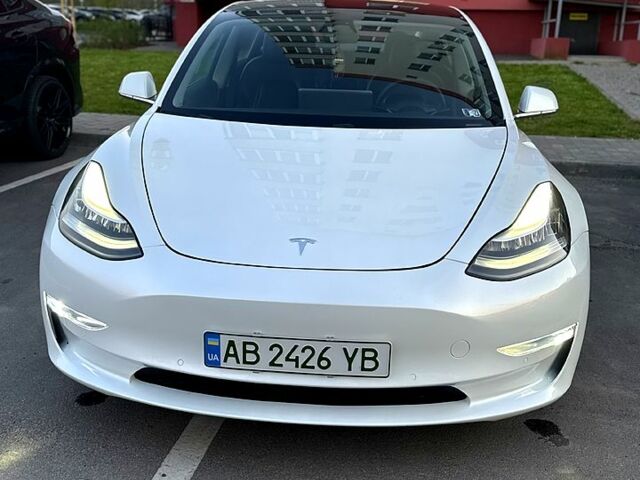 Білий Тесла Модель 3, об'ємом двигуна 0.22 л та пробігом 103 тис. км за 17350 $, фото 1 на Automoto.ua