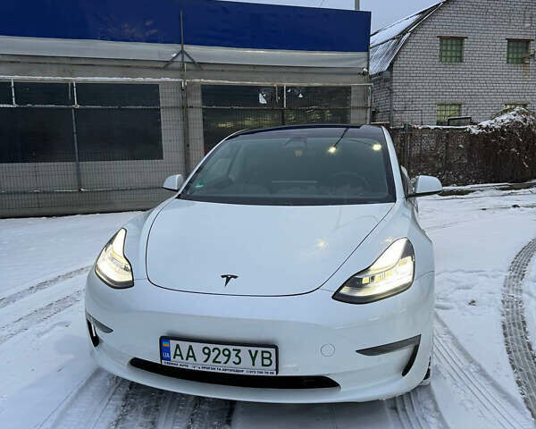 Белый Тесла Модель 3, объемом двигателя 0 л и пробегом 55 тыс. км за 33600 $, фото 1 на Automoto.ua